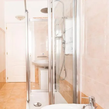 Centro Comoda E Ampia Gasthof *